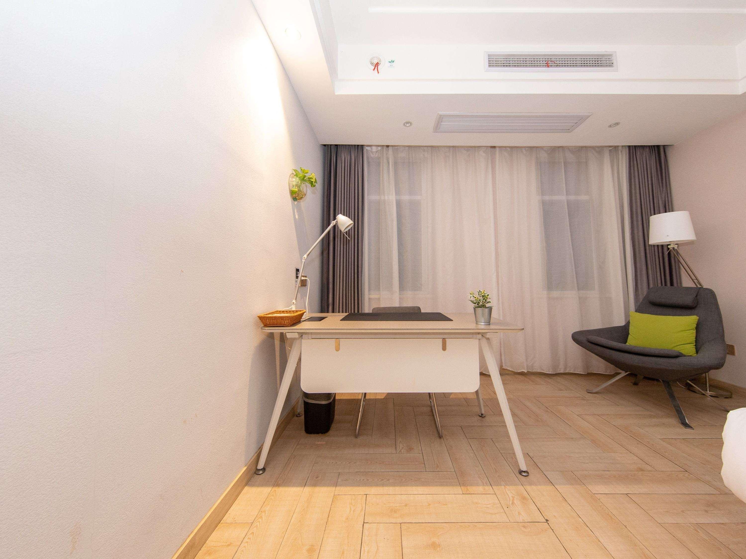 Hotel Ibis Styles Nantong Development Zone Shimao Plaza Exterior foto
