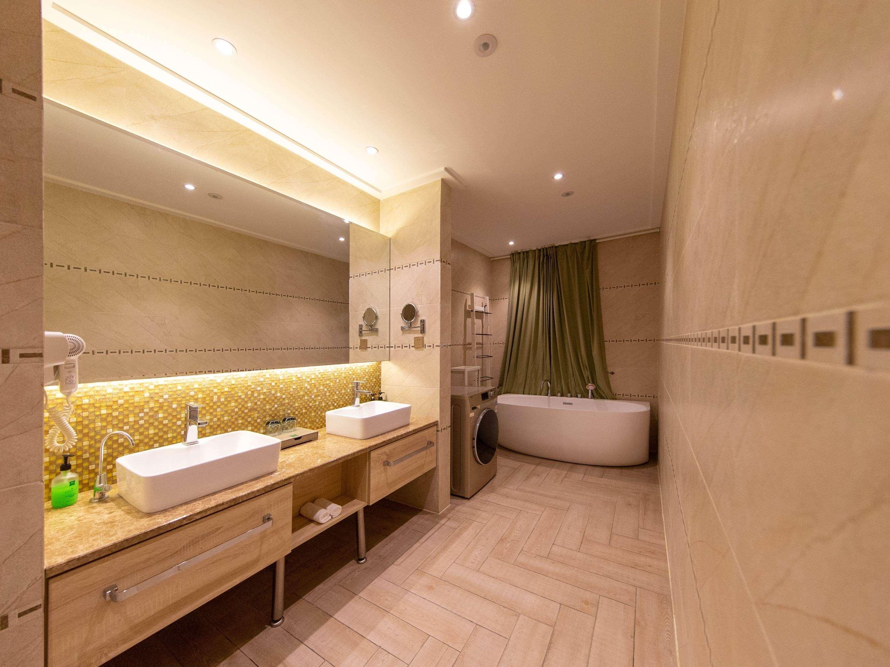 Hotel Ibis Styles Nantong Development Zone Shimao Plaza Exterior foto